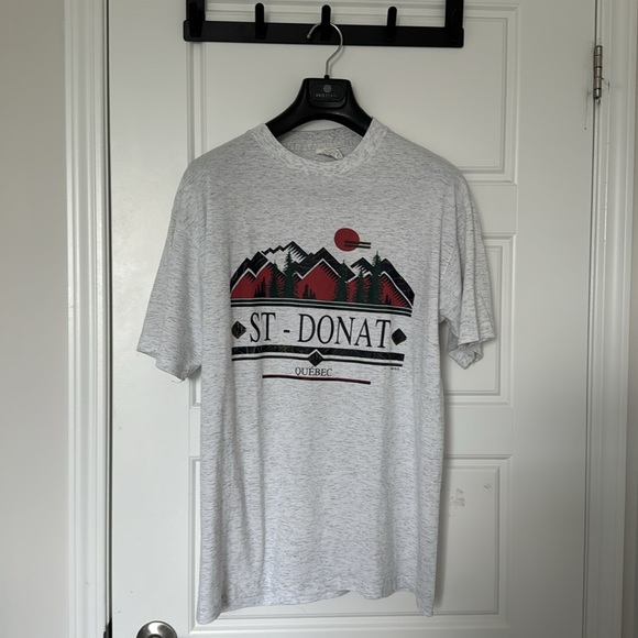 ST. DONAT QUEBEC White Graphic T Shirt in Large - Picture 5 of 7